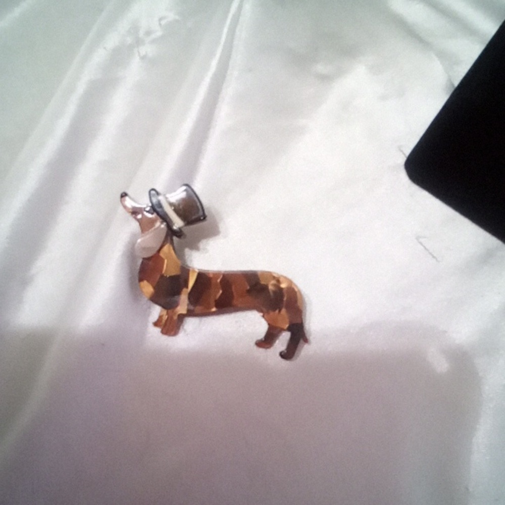 New Adorable Dachshund Brooch - Picture 4 of 4